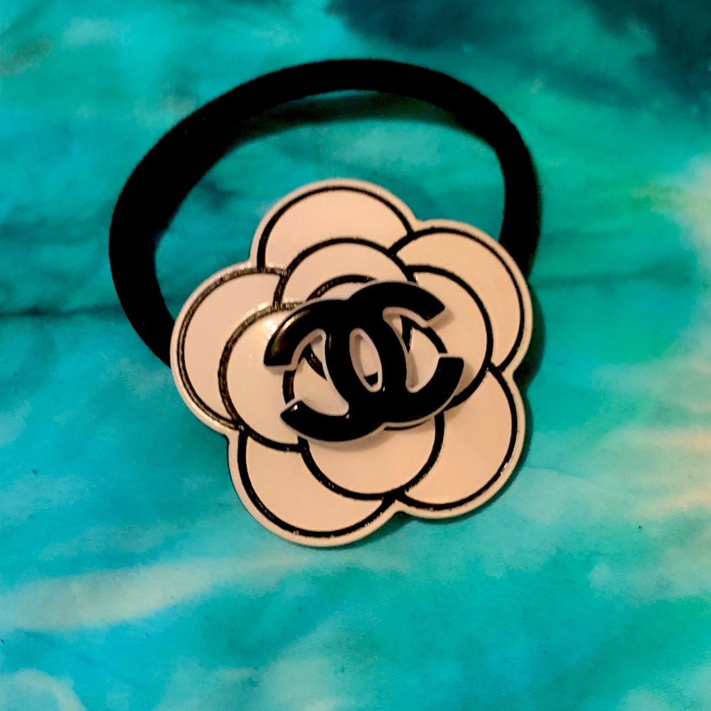 Vip hair tie